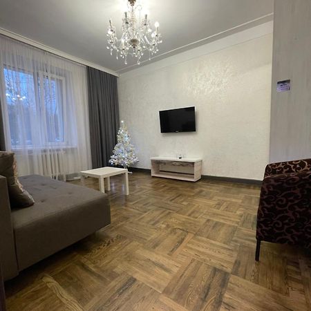 Apartment On Soborna 101 ヴィーンヌィツャ エクステリア 写真